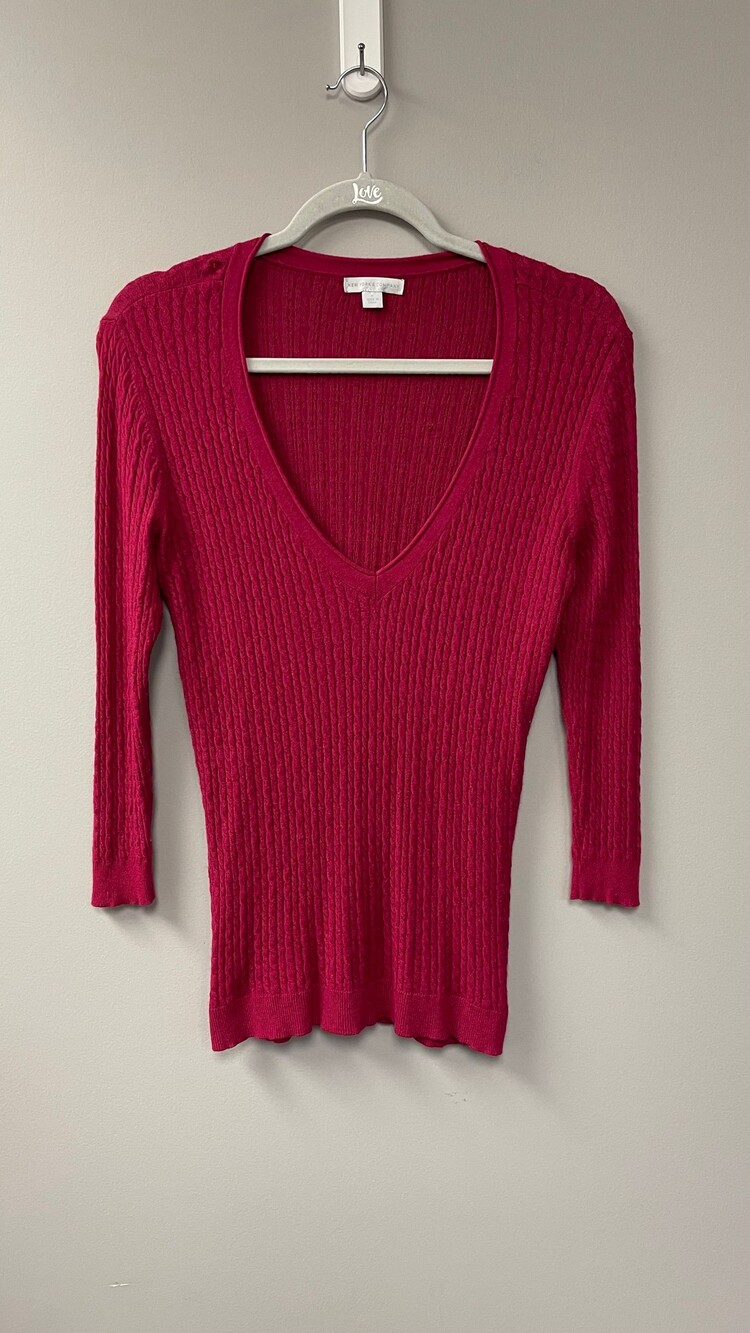 New York & Company V-neck Sweater Medium Dark Red Cable Knit Long Sleeve